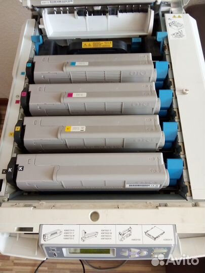 Цветной лазерный принтер OKI C5850