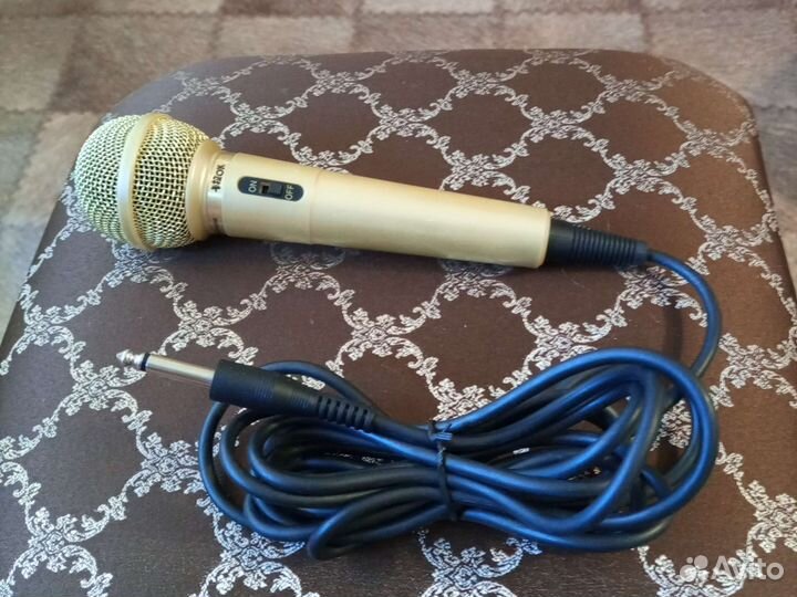 Микрофон для караоке с проводом