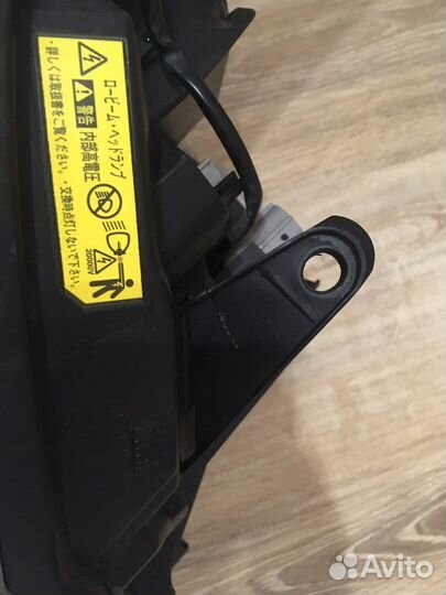 Фара Toyota Voxy zrr70