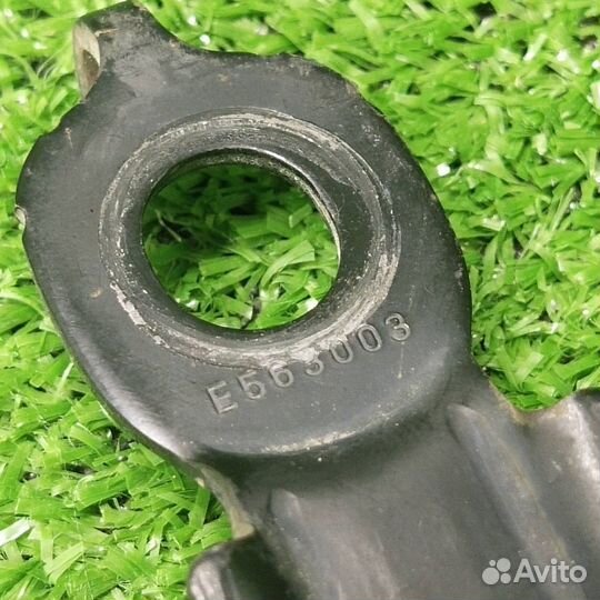 Механизм регулировки ремня безопасности Toyota