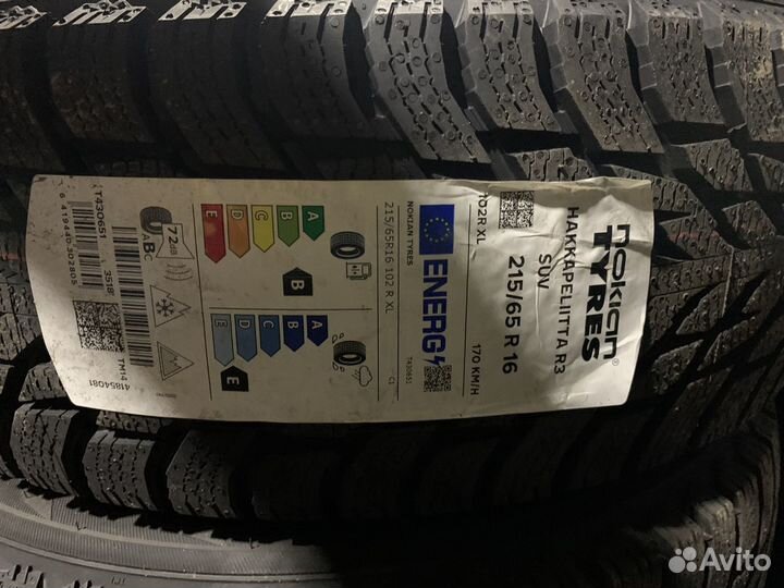 Nokian Tyres Hakkapeliitta R3 SUV 215/65 R16 102R
