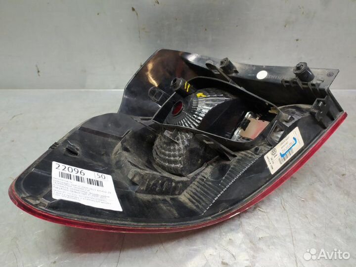 Фонарь задний наружный правый Volkswagen Golf Vi