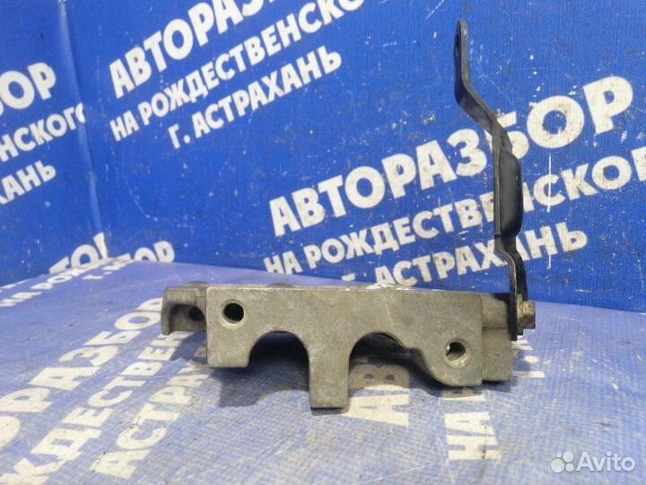 Кронштейн опоры двигателя Toyota Camry 40 седан