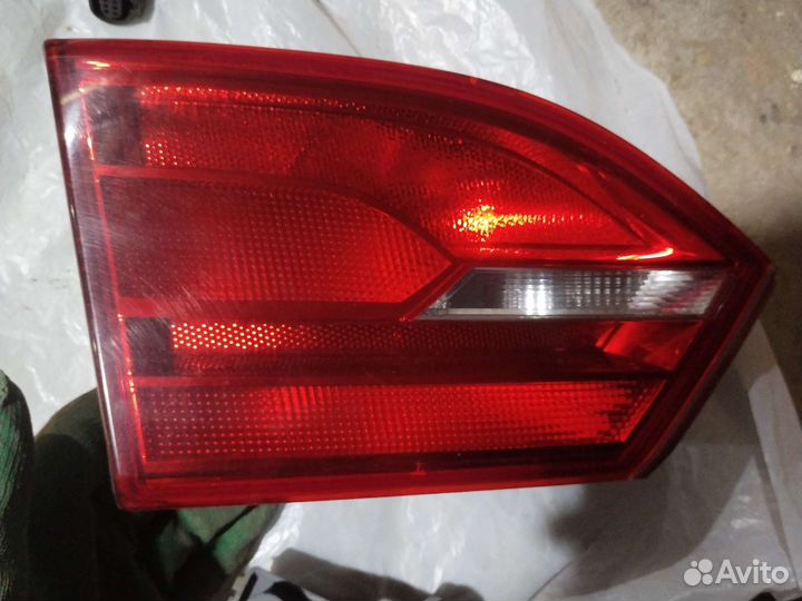 Фонарь крышки багажника левый Volkswagen Jetta 6