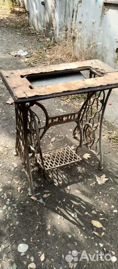 Чугунная станина от швейной машинки