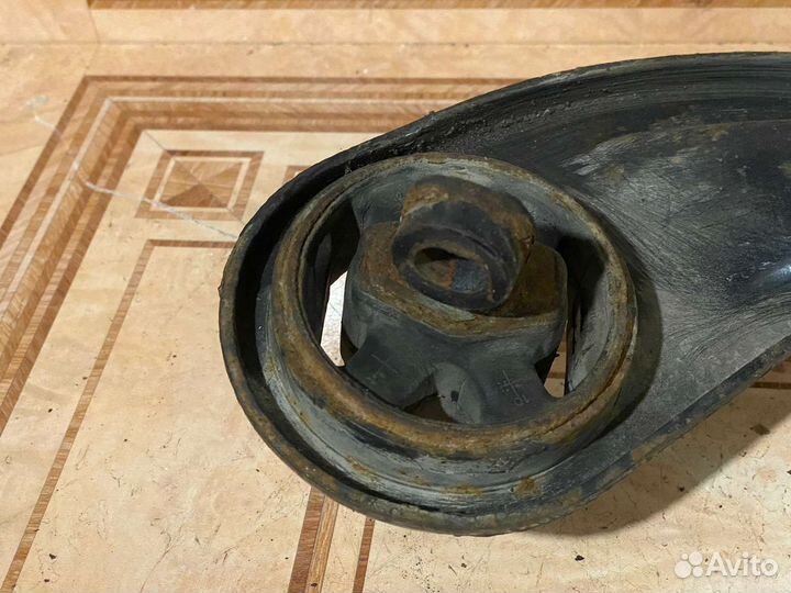 Задний продольный рычаг правый Kia Sportage 3