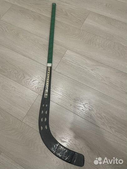 Клюшка хоккейная