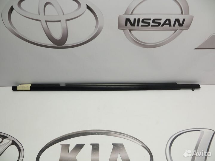 Молдинг стекла задней правой двери Mazda CX-5 KE