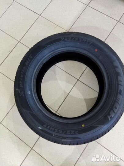 Tracmax X-Privilo H/T 225/65 R17 102H