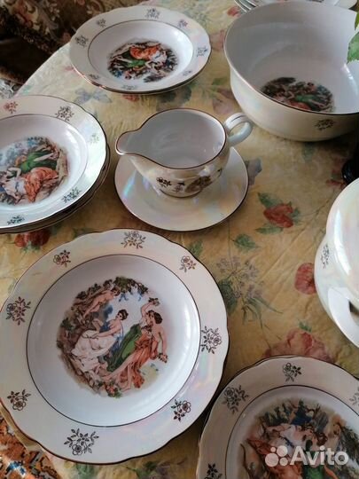 Продам 2 сервиза Мадонна