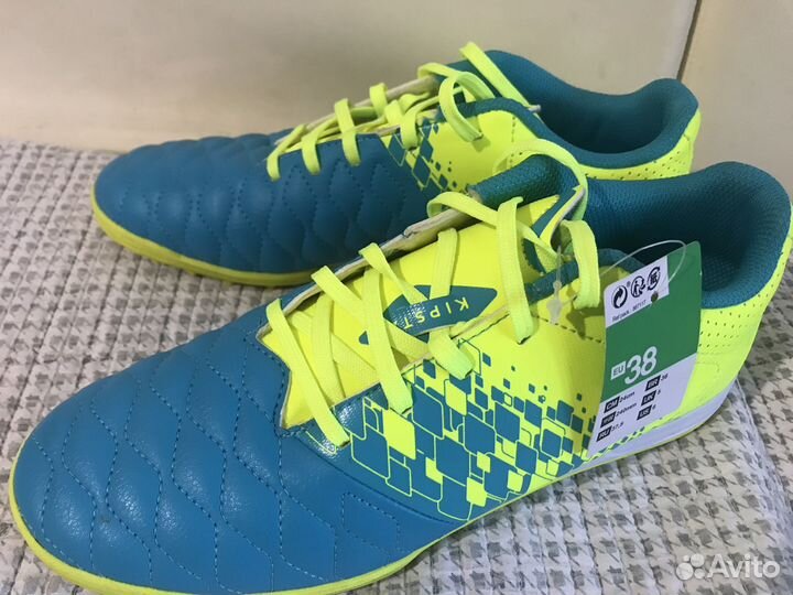 Детская футбольная форма и обувь