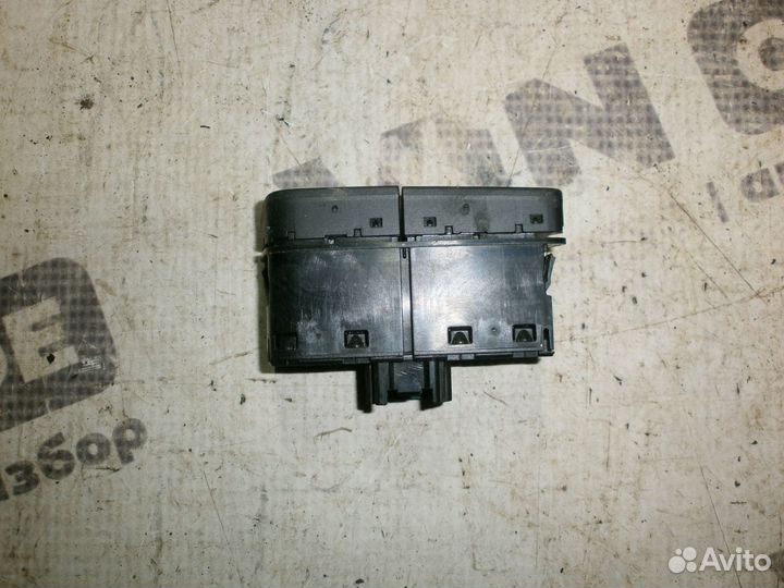 Кнопка обогрева стекол Ford Focus 3