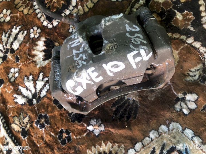 Суппорт на toyota altezza GXE10 1GFE