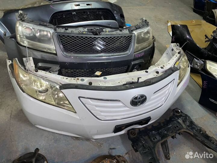 Передний бампер Toyota camry 40