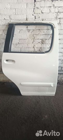 Toyota Funcargo дверь
