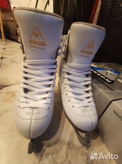 Коньки Jeckson Artiste для фигурного катания 28.5