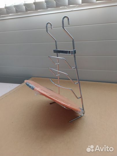 Кухонные полочки для крышек и специй