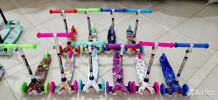 Детский самокат (новый)