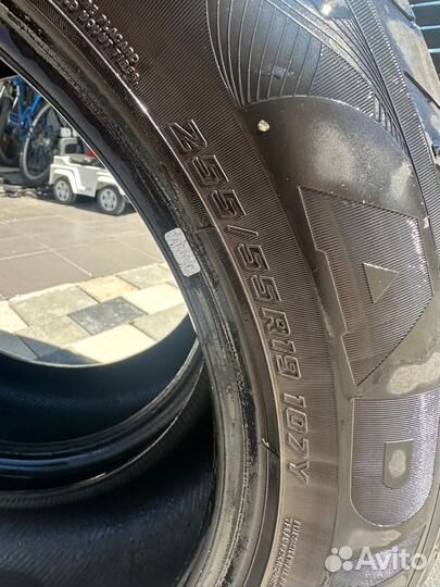 Yokohama Advan Sport V107 255/55 R19