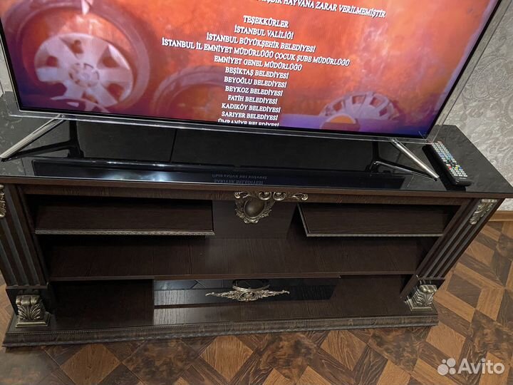 Подставка под телевизор