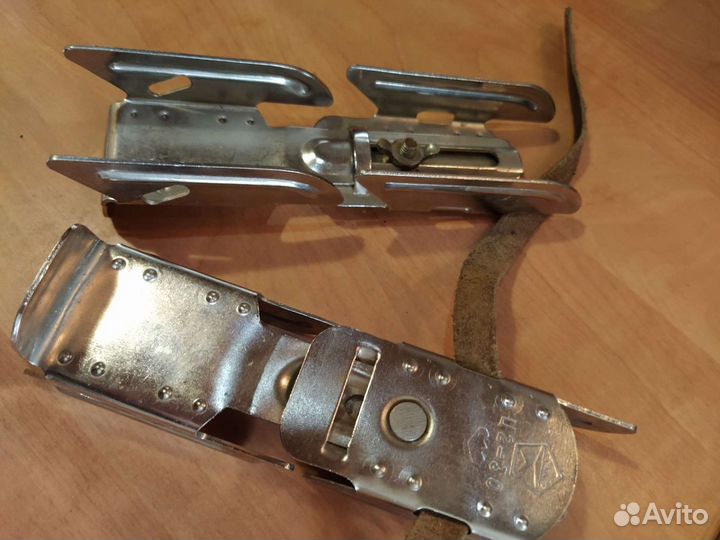 Коньки детские двухполозные, шайба хоккейная СССР