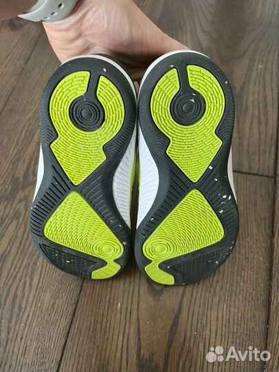 Бутсы футбольные сороконожки decatlon 28р