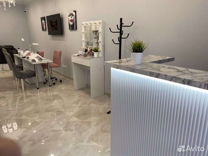 Маникюр педикюр, ногти гелем