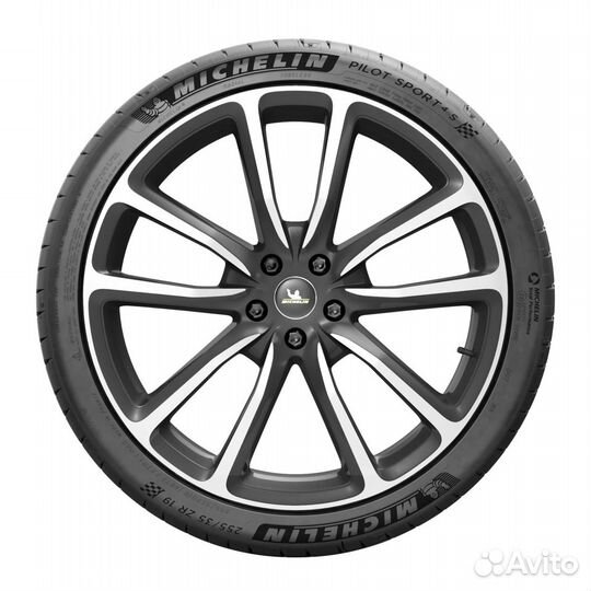 Michelin Pilot Sport 4 S 285/40 R22 110Y