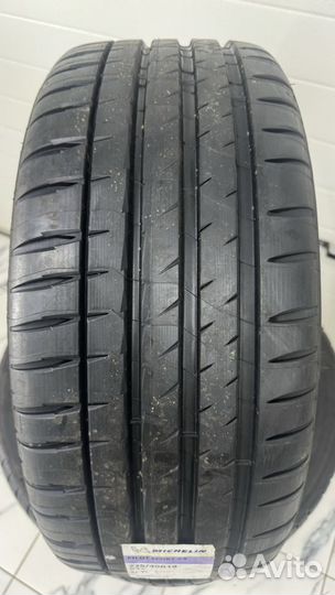 Michelin Pilot Sport 4 S 225/40 R19 и 255/35 R19