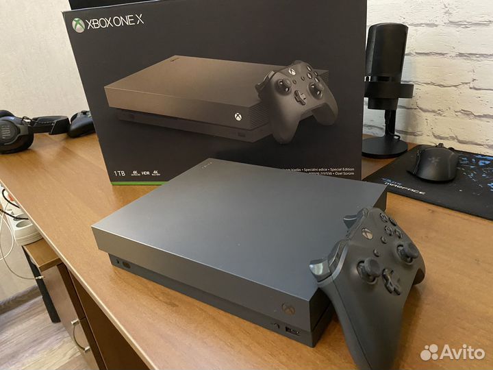 Xbox One X Gold Rush