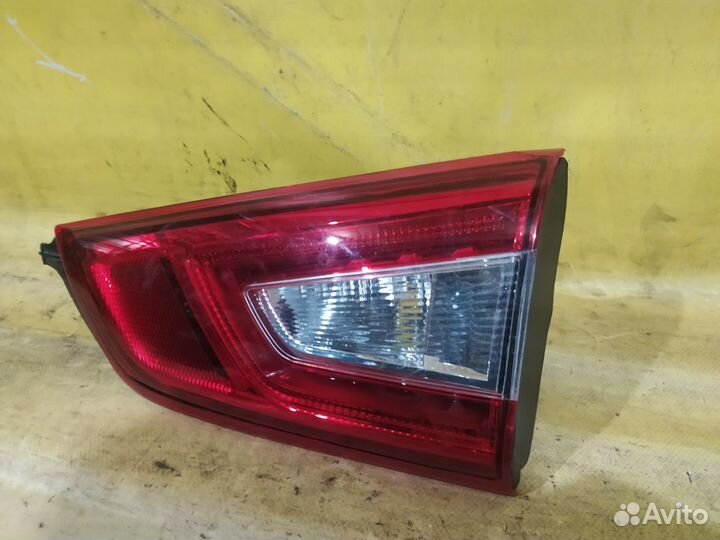 Фонарь задний внутренний правый Nissan Qashqai
