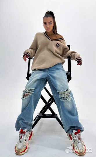 Крутой пуловер от miu miu