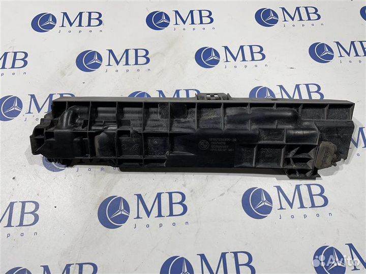 Кронштейн радиатора правый Bmw 3-Series E90