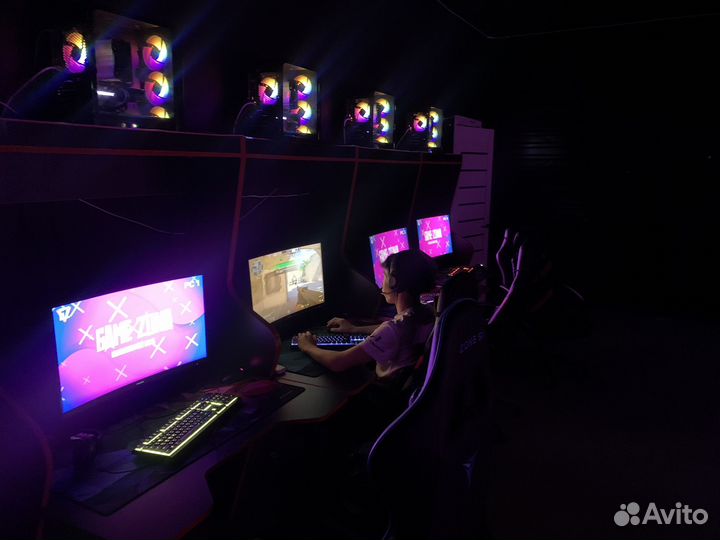 Компьютерерный клуб либо оборудование