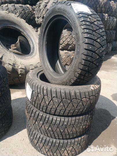 Goodyear Ultragrip 600 205/55 R16 94T