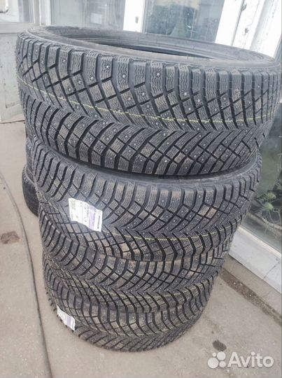 Michelin X-Ice North 4 245/40 R19 98T