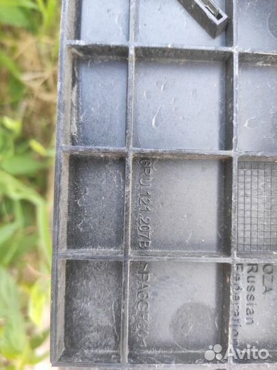 Диффузор радиатора Volkswagen Polo лифтбек 1.6