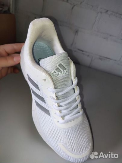 Кроссовки Adidas