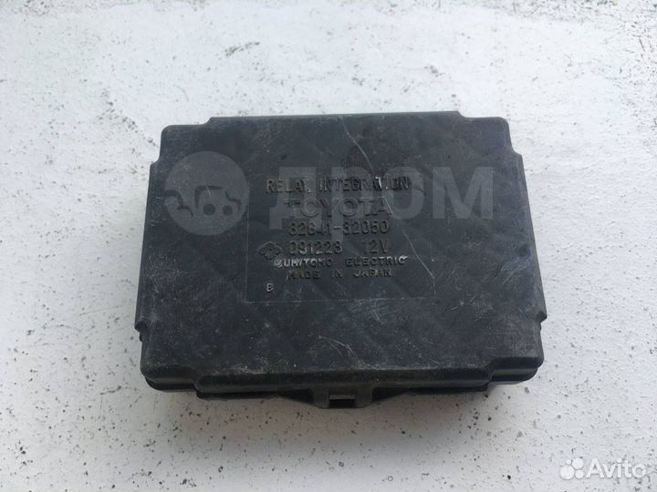 Блок предохранителей Тойота 8264132050