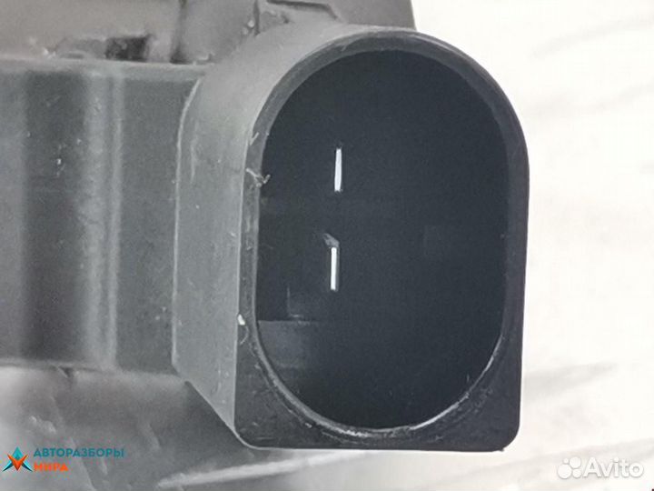 Форсунка Volkswagen Passat B6 2008 03L130277