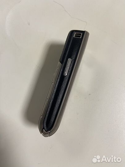 Vertu Ascent Black Leather