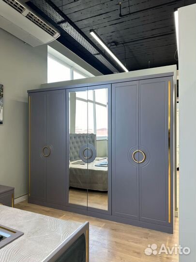 Спальный гарнитур