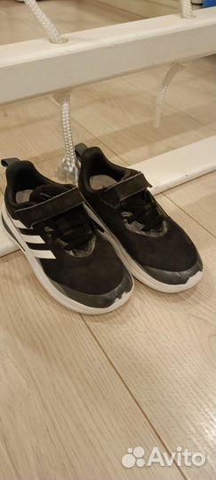Кроссовки adidas