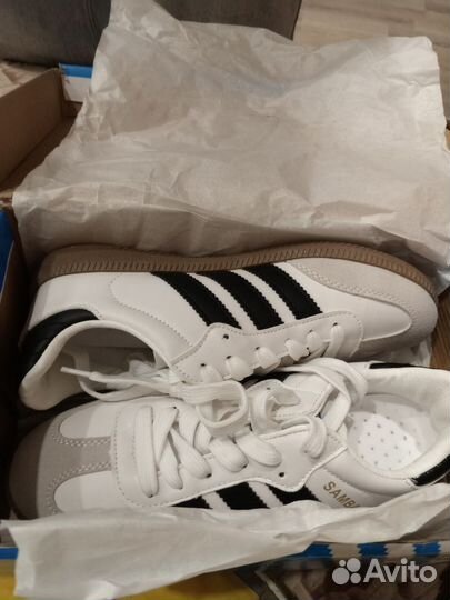 Кроссовки adidas