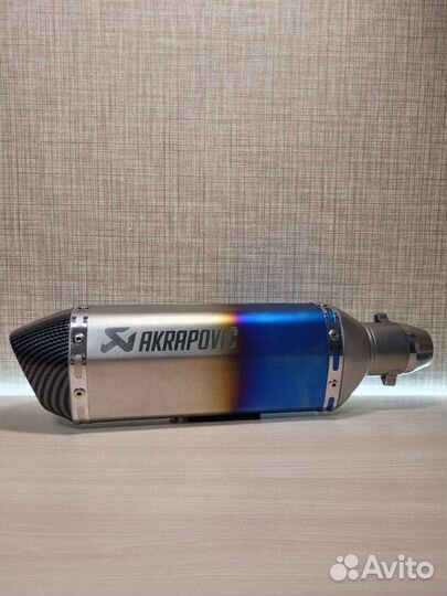 Akrapovic глушитель. Прямоточный выхлоп