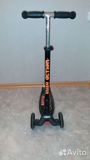 Самокат детский со светящимися колесами