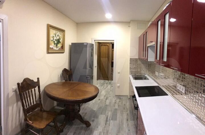 2-к. квартира, 54 м², 3/10 эт.