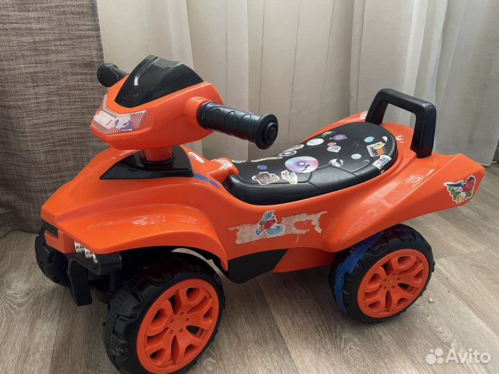 Машинка-каталка толокар