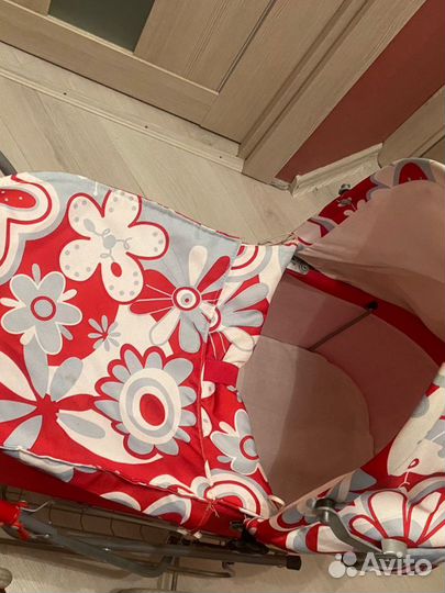 Коляска кукольная