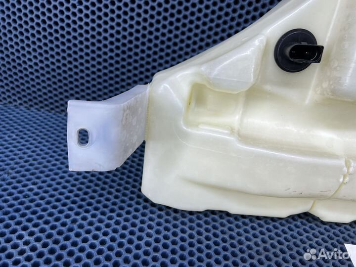 Бачок омывателя лобового Touareg Cayenne до 2010г